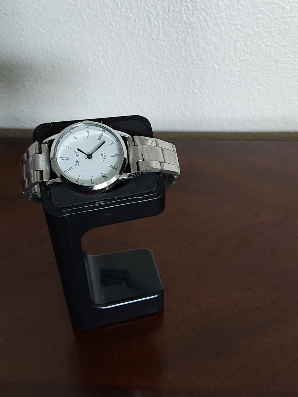 Women's Silver Stainless Steel Quartz Watch - Silver Dial‎